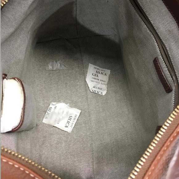 NWT Dooney & Bourke Front Duel Zipper Hobo Bag in Gorgeous Light Carmel Brown - Picture 4 of 10